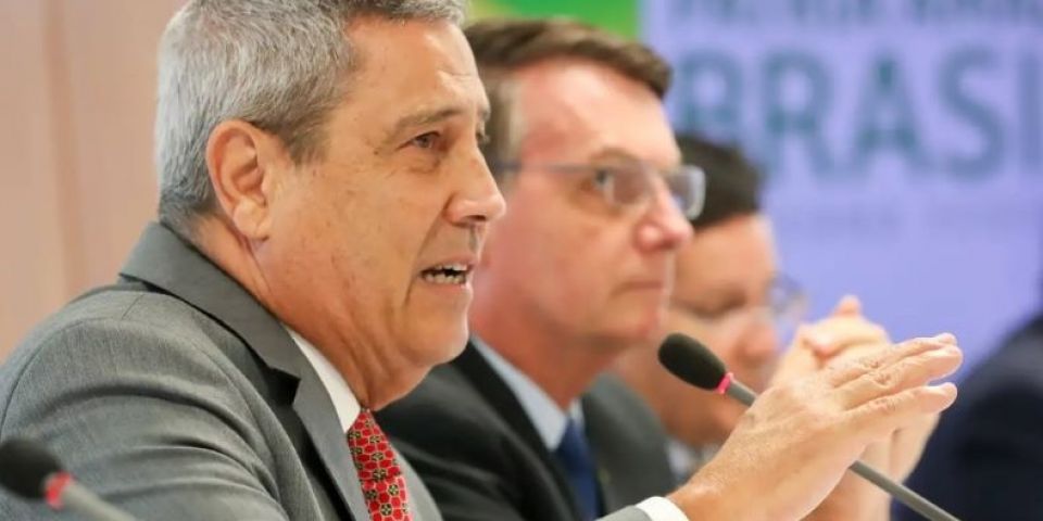Polícia Federal prende Braga Netto
