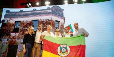 Governo do RS realiza balanço de 2024, destaca superação pós-enchentes e emociona o público