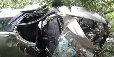 Acidente com carro com placas de São Paulo deixa 3 pessoas feridas na BR-116 em Camaquã