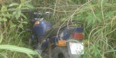 Após denúncia, BM localiza moto furtada na estrada da Barragem em Camaquã