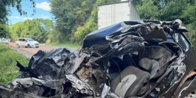 Jovem de 21 anos morre em colisão frontal entre carro e caminhão no RS