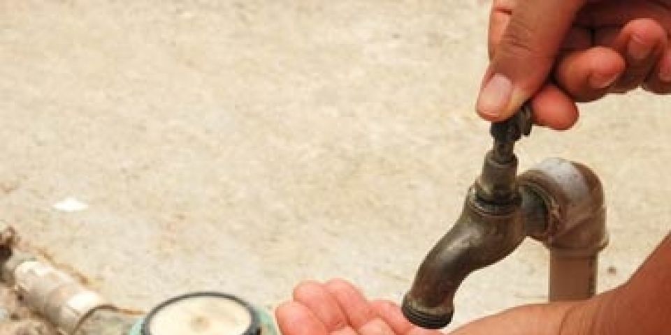 Devido ao rompimento de rede em Camaquã, São Carlos fica sem água até o final da tarde