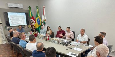 Em primeira reunião com secretários, Abner Dillmann destaca superávit no orçamento de Camaquã