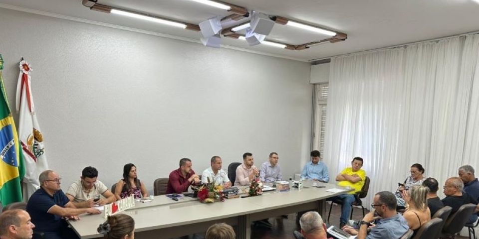 Executivo camaquense realiza primeira reunião com vereadores empossados