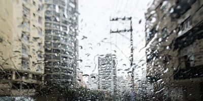 Chuvas paralisam circulação de ônibus e trens em Porto Alegre