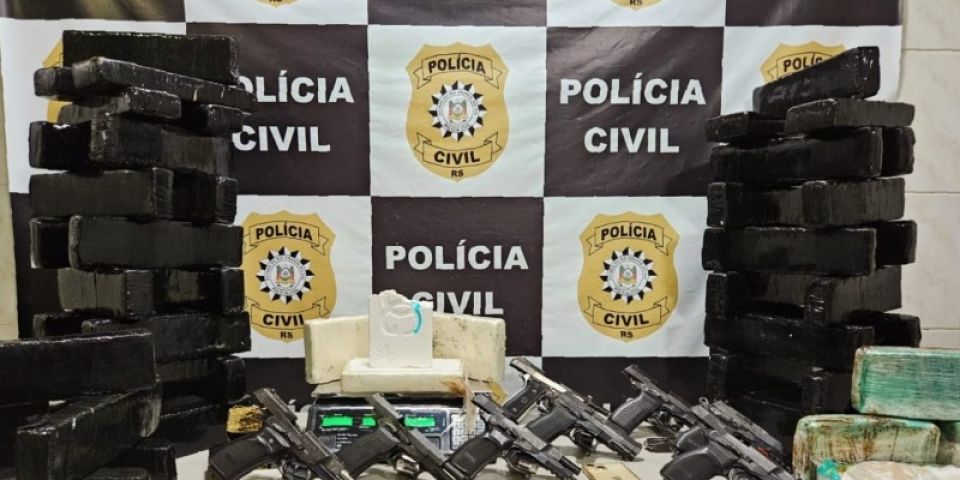 Homem é preso e drogas e armas de fogo são apreendidas em Gravataí