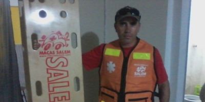 Bombeiros Civis de Arambaré ganham kit de macas e coletes para salvamento
