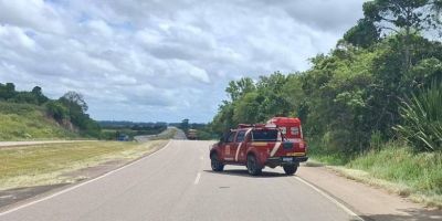 Acidente envolvendo motocicleta deixa feridos na BR-116 em Tapes