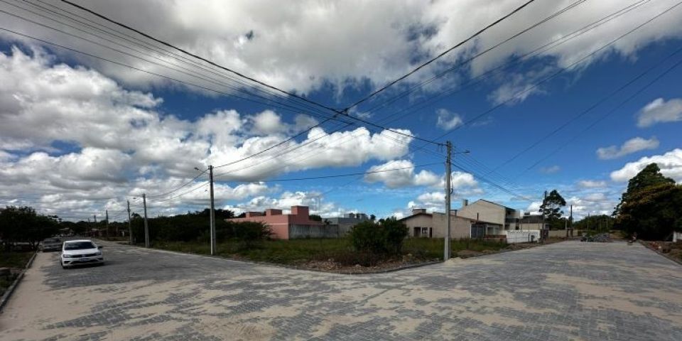 Ruas do Parque Residencial Arroio Duro recebem calçamento em Camaquã