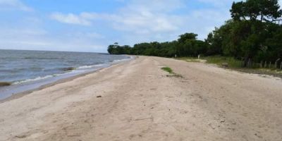 Praias de Barra do Ribeiro, Pelotas, São Lourenço do Sul e Tapes estão impróprias para banho