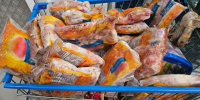 Carnes, embutidos, queijos e outros alimentos impróprios para o consumo são apreendidos em Capão da Canoa