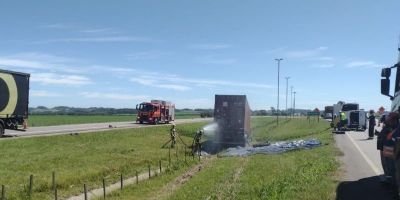 Retirada de carga perigosa de caminhão que saiu da pista causa bloqueio na BR-116 em Pelotas