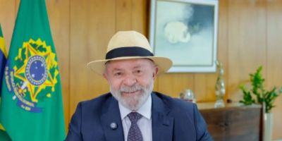 Lula faz exames de imagem da cabeça e está liberado para viagens