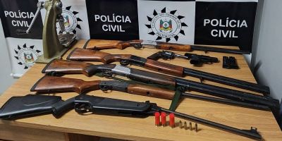 Armas e munições são apreendidas e homem é preso por homicídio tentado em Camaquã