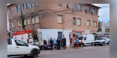 Colisão entre carro e moto deixa motociclista ferido no centro de Camaquã