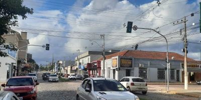Uma das sinaleiras instaladas na Sete de Setembro já está ligada em Camaquã