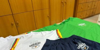 12ª CRE começa a entregar uniformes para escolas da Rede Estadual