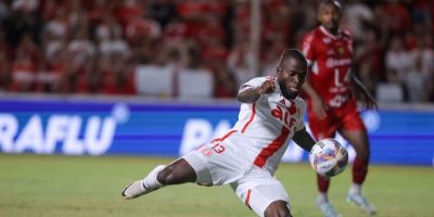 Valencia decide, Inter vence o São Luiz e se classifica no Gauchão