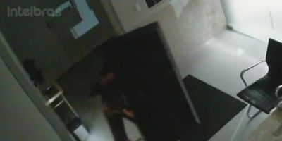 Mulher invade funerária e furta TV e notebook em Camaquã