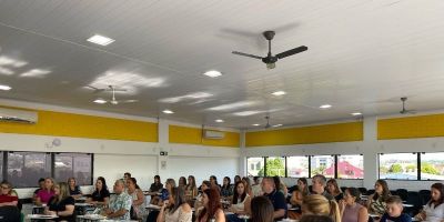 Supervisores educacionais de Camaquã participam de reunião de alinhamento para 2025