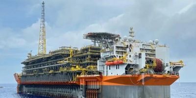 Maior plataforma de petróleo do Brasil inicia operação no pré-sal