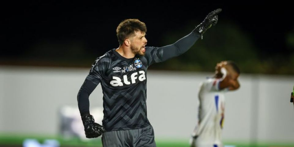 Grêmio vence o São Raimundo nos penâltis e avança na Copa do Brasil