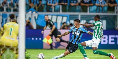 Com polêmica da arbitragem, Grêmio vence Juventude pela semifinal do Gauchão 2025