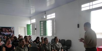 Rio Grande - Proerd do 6º BPM reúne diretoras de escolas no município