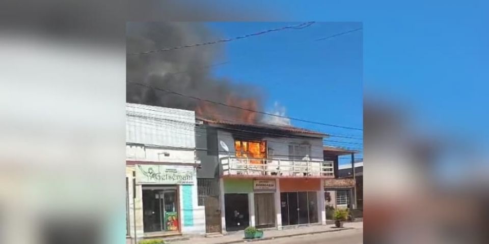 VÍDEO: incêndio atinge apartamento no centro de Camaquã