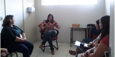 Dom Feliciano - equipe do AEE avalia trabalho desenvolvido com alunos especiais