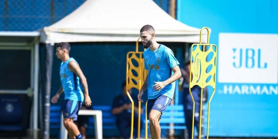 Após derrota no Gre-Nal, Grêmio treina para jogo decisivo na Copa do Brasil