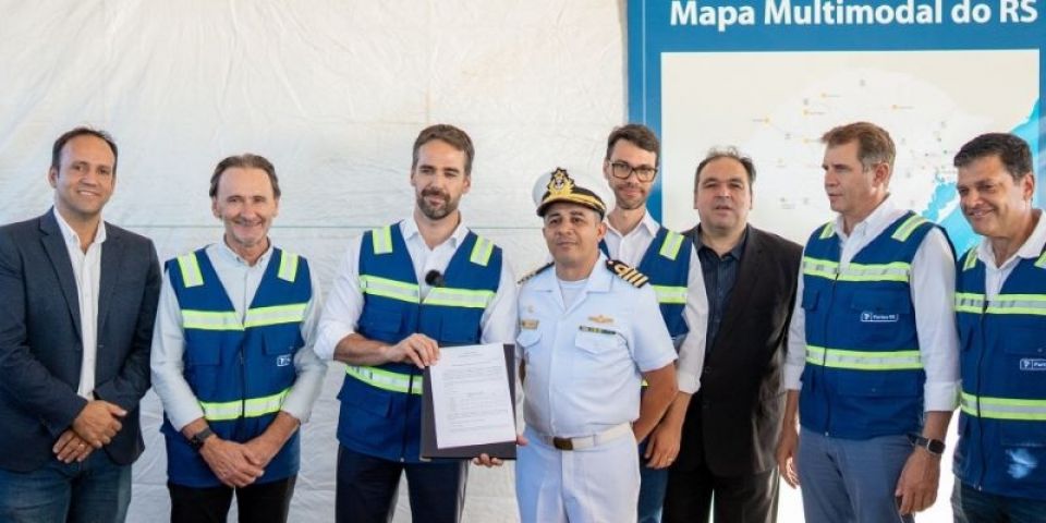 Dragagem de canais assoreados pela enchente de 2024 é iniciada no RS