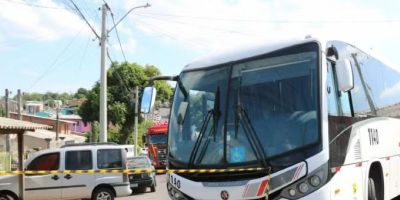 Idoso e menina de cinco anos morrem atropelados em Sapucaia do Sul