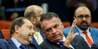 Bolsonaro chega ao STF para ver julgamento sobre tentativa de golpe