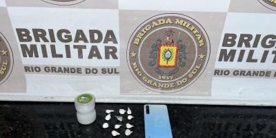 Jovem é preso por tráfico de drogas em São Lourenço do Sul