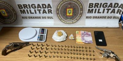 Homem é preso com duas armas de fogo em Dom Feliciano