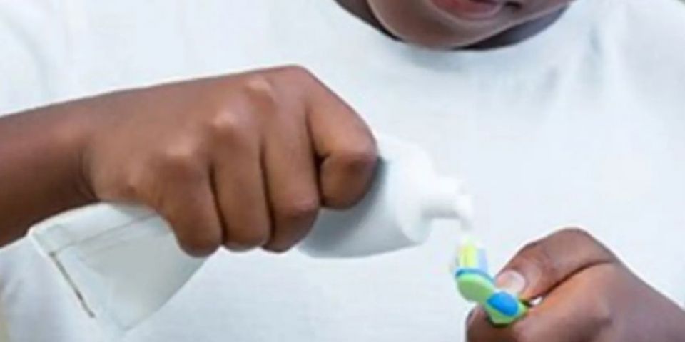 Anvisa suspende interdição de venda de creme dental da Colgate