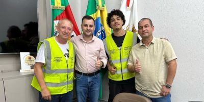 Agentes realizam pesquisa da Secretaria Estadual de Desenvolvimento Social em Camaquã