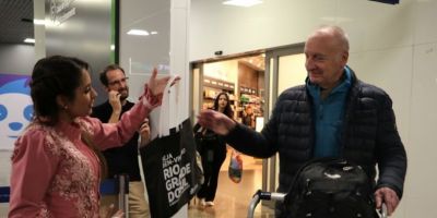 Aeroporto Salgado Filho recebe primeiro voo direto de Lisboa desde as enchentes