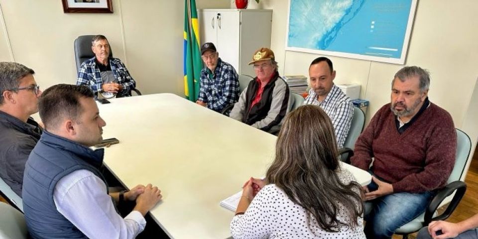 Comitiva de Camaquã solicita regularização do Assentamento Boa Vista em reunião no Incra