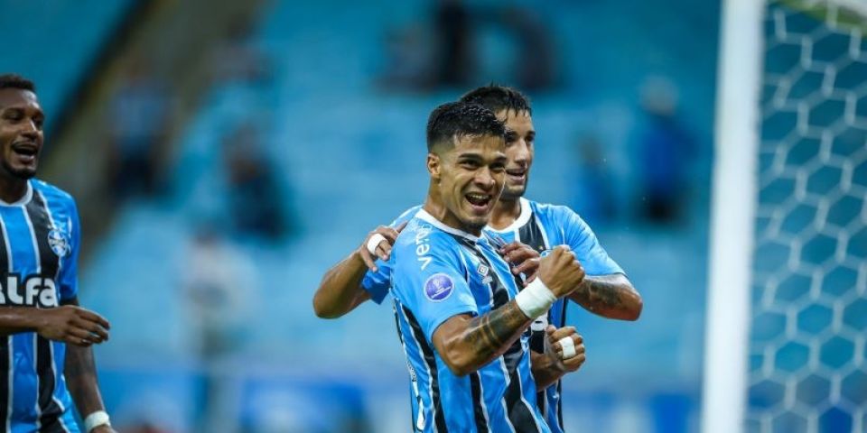 Grêmio vence o Atlético Grau e mantém o 100% na Sul-Americana