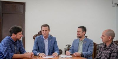 Governo do RS assina convênios com cidades em situação de emergência pela enchente