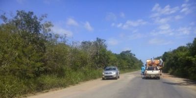 Prefeitura cobre com saibro buracos da ERS-717 em Tapes