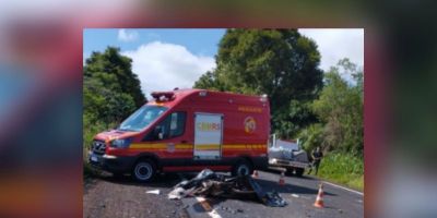 Idoso morre em colisão frontal entre caminhão e motocicleta no RS