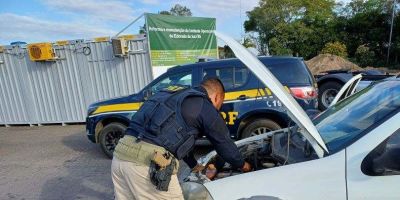 Dois homens são presos com carro clonado na BR-290 em Eldorado do Sul