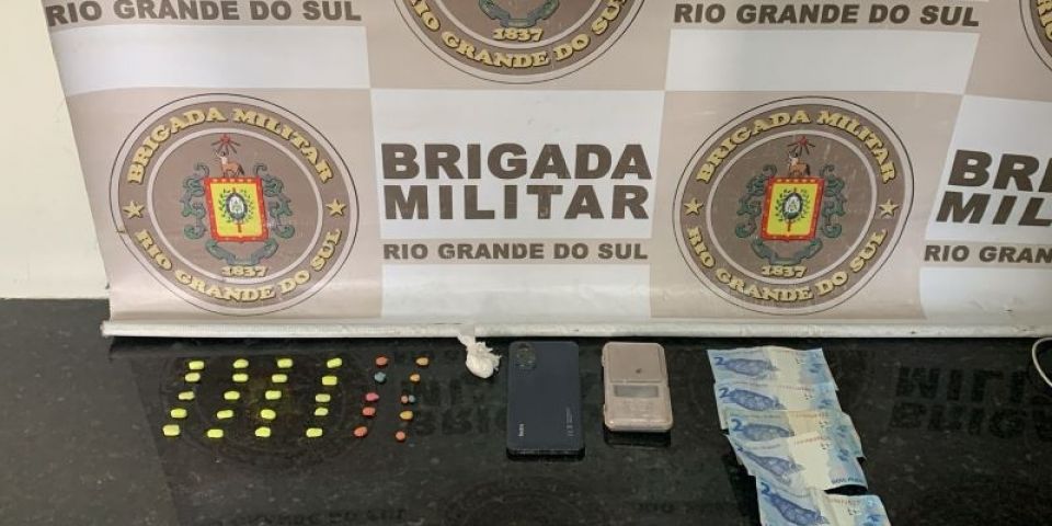 Homem é preso com ecstasy e cocaína em São Lourenço do Sul