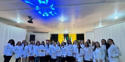 Realizada a 4ª edição da Cerimônia do Jaleco no polo da Uniasselvi de Camaquã