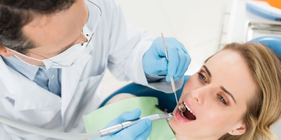 Veja alguns mitos e verdades sobre ir ao dentista