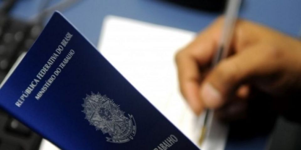 Desemprego entre jovens cai pela metade entre 2019 e 2024