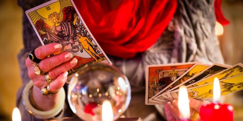 Leia a previsão de cartas de tarô para 4 a 9 de maio de 2025